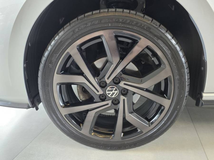 VOLKSWAGEN - VIRTUS - 2023/2023 - Prata - R$ 125.000,00