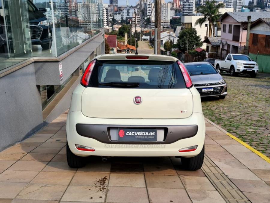 FIAT - PUNTO - 2015/2016 - Branca - R$ 49.500,00