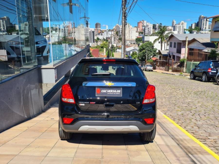 CHEVROLET - TRACKER - 2017/2017 - Preta - R$ 89.000,00