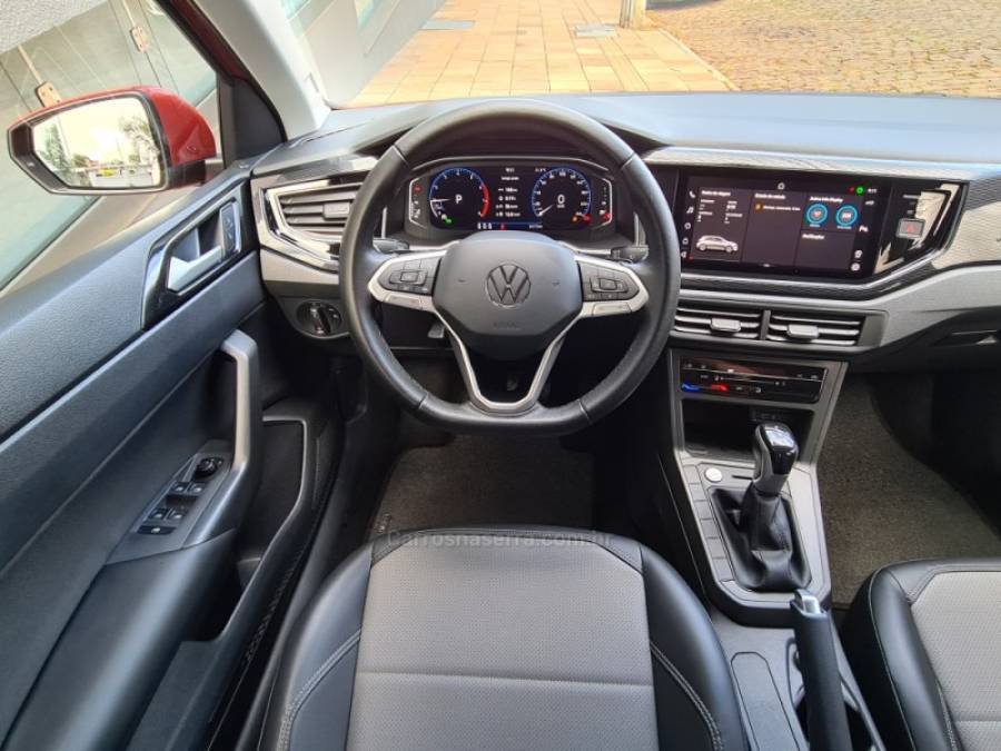 VOLKSWAGEN - POLO - 2022/2023 - Vermelha - R$ 104.000,00