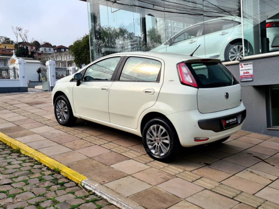 FIAT - PUNTO - 2015/2016 - Branca - R$ 49.500,00