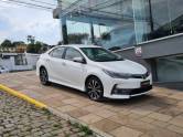 TOYOTA - COROLLA - 2017/2018 - Branca - R$ 107.000,00