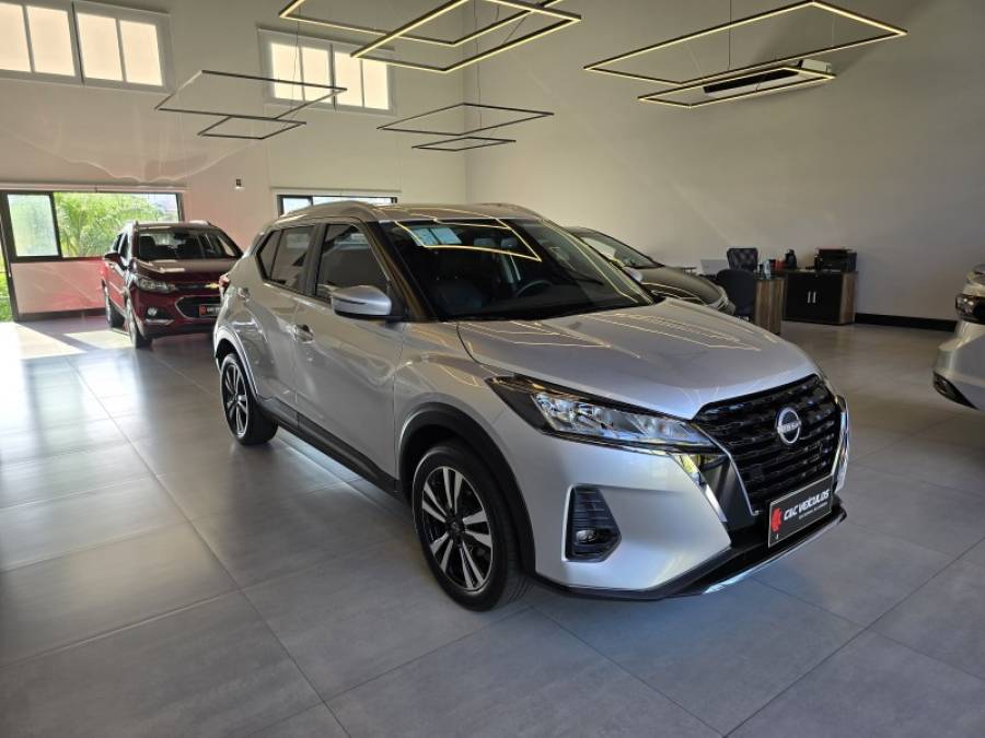 NISSAN - KICKS - 2023/2024 - Prata - R$ 116.000,00