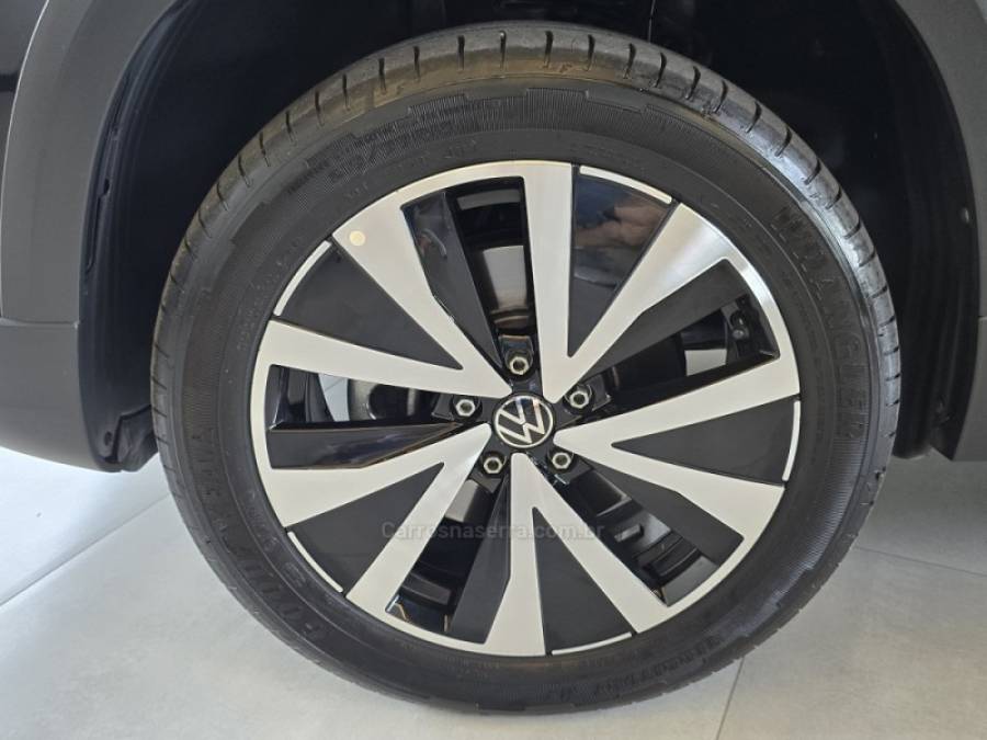VOLKSWAGEN - TAOS - 2023/2023 - Preta - R$ 155.000,00