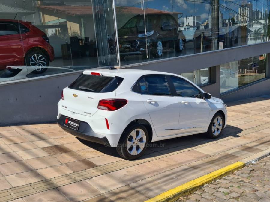 CHEVROLET - ONIX - 2021/2021 - Branca - R$ 82.500,00