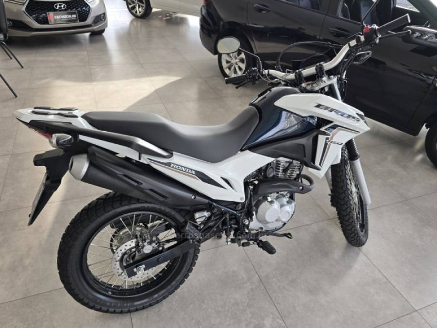 HONDA - NXR 160 - 2022/2023 - Branca - R$ 23.000,00