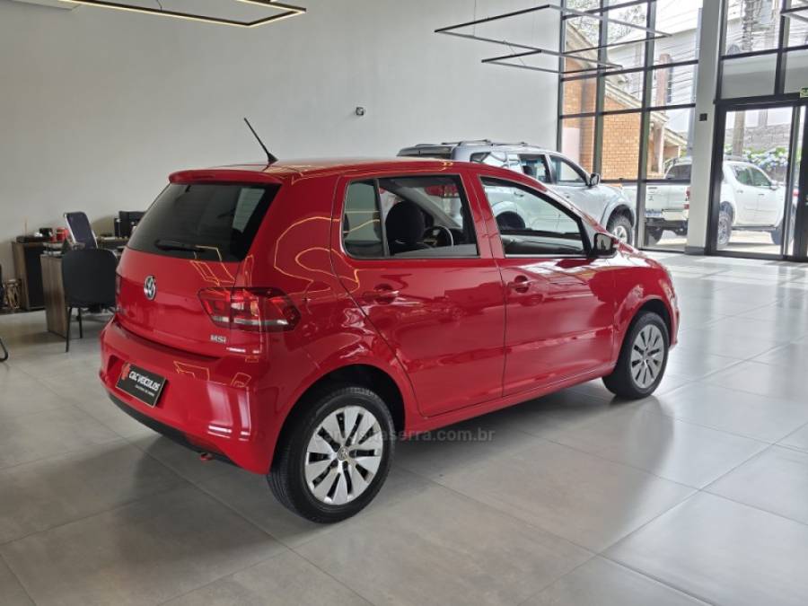 VOLKSWAGEN - FOX - 2015/2016 - Vermelha - R$ 57.000,00
