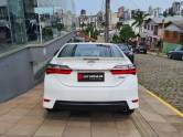 TOYOTA - COROLLA - 2017/2018 - Branca - R$ 107.000,00