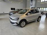 VOLKSWAGEN - CROSSFOX - 2016/2017 - Prata - R$ 58.500,00