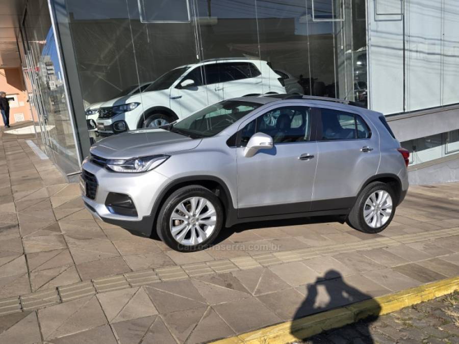 CHEVROLET - TRACKER - 2018/2018 - Prata - R$ 91.000,00