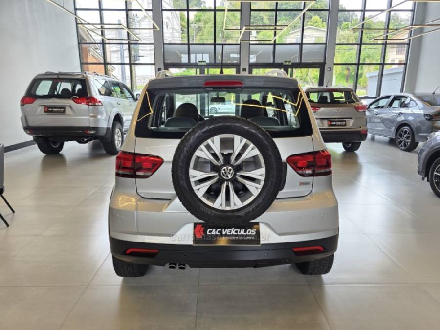 VOLKSWAGEN - CROSSFOX - 2016/2017 - Prata - R$ 58.500,00