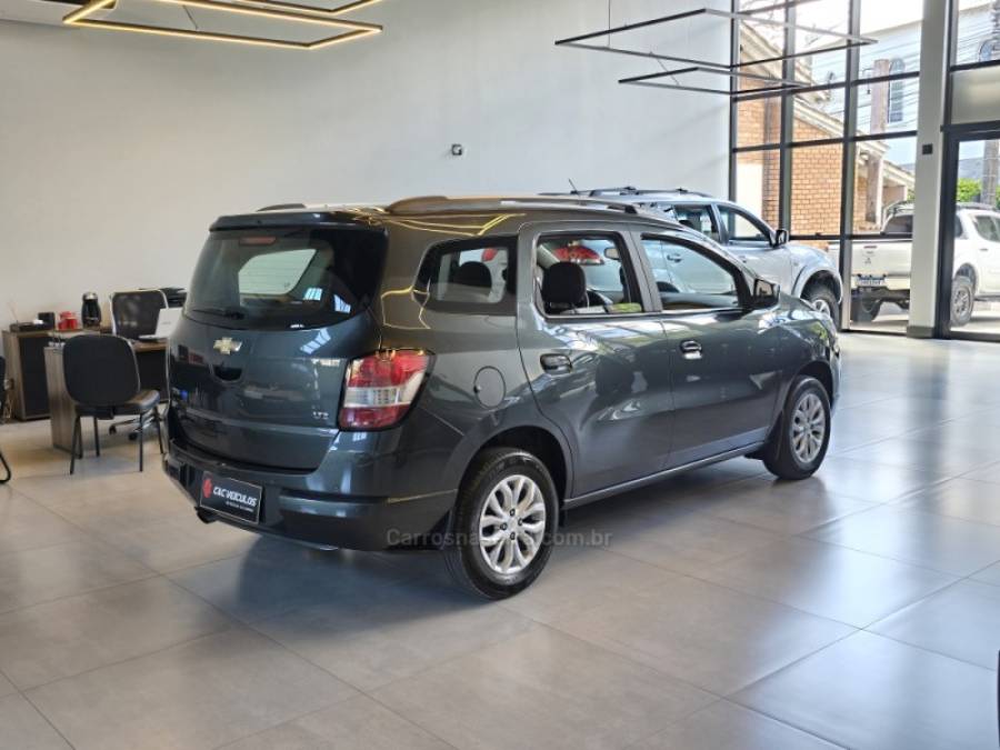 CHEVROLET - SPIN - 2017/2018 - Cinza - R$ 68.500,00