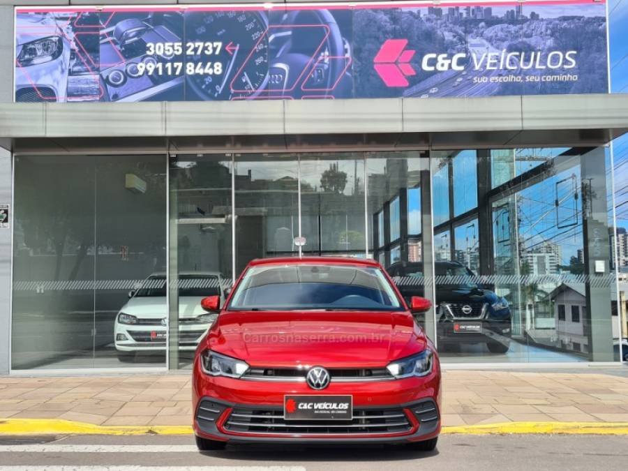 VOLKSWAGEN - POLO - 2022/2023 - Vermelha - R$ 104.000,00