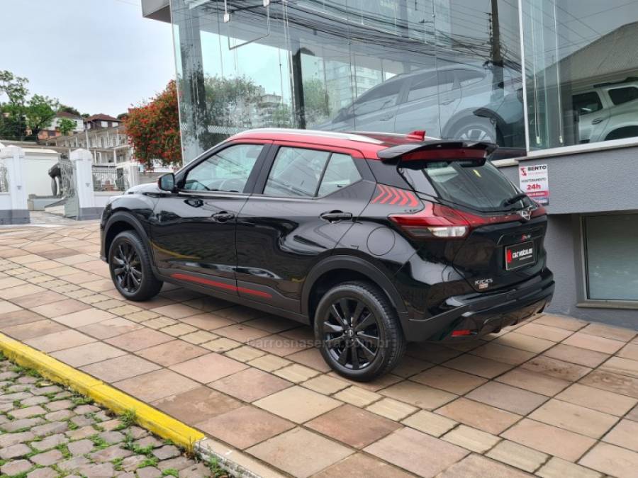 NISSAN - KICKS - 2023/2024 - Preta - R$ 125.000,00