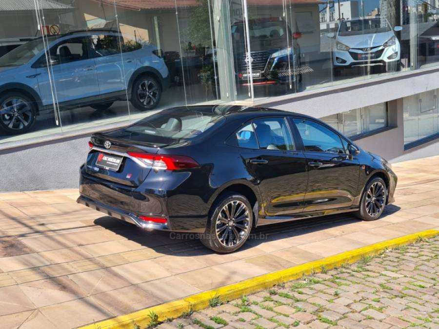 TOYOTA - COROLLA - 2021/2022 - Preta - R$ 144.000,00