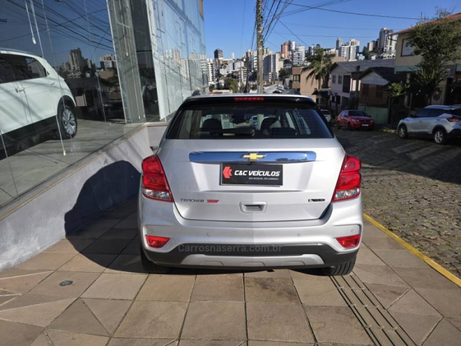 CHEVROLET - TRACKER - 2018/2018 - Prata - R$ 91.000,00