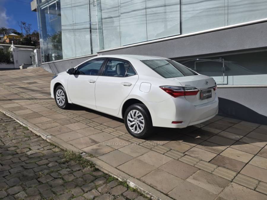 TOYOTA - COROLLA - 2019/2019 - Branca - R$ 92.500,00