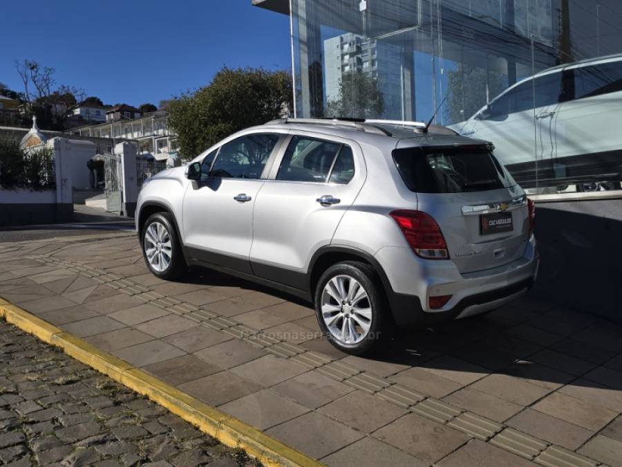 CHEVROLET - TRACKER - 2018/2018 - Prata - R$ 91.000,00