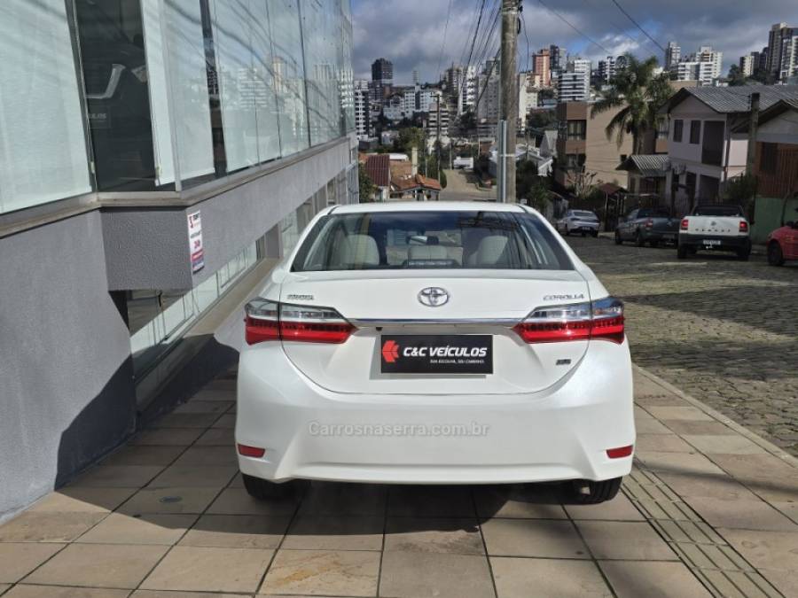 TOYOTA - COROLLA - 2019/2019 - Branca - R$ 92.500,00