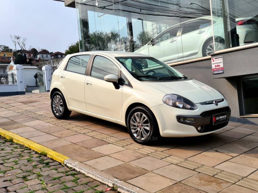 FIAT - PUNTO - 2015/2016 - Branca - R$ 49.500,00