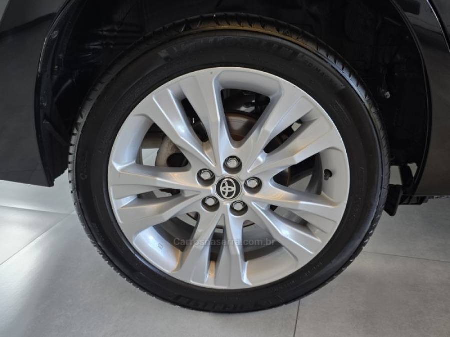 TOYOTA - COROLLA - 2017/2018 - Preta - R$ 105.000,00