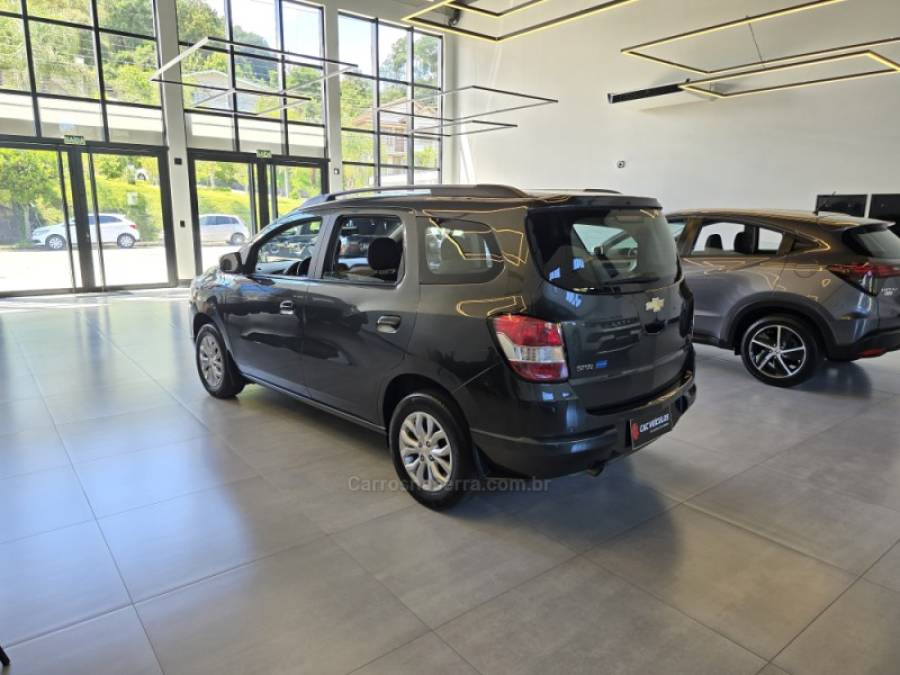 CHEVROLET - SPIN - 2017/2018 - Cinza - R$ 68.500,00
