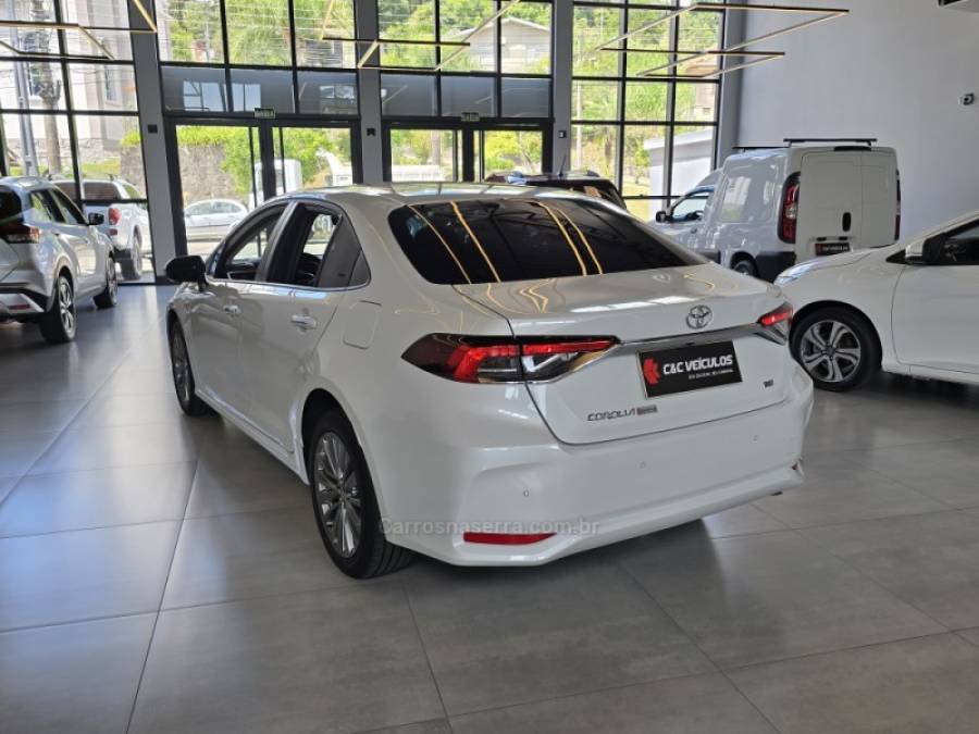 TOYOTA - COROLLA - 2024/2024 - Branca - R$ 149.000,00