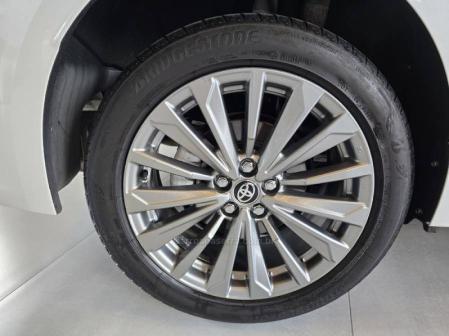 TOYOTA - COROLLA - 2024/2024 - Branca - R$ 149.000,00