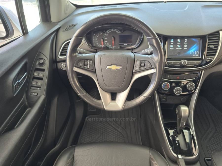 CHEVROLET - TRACKER - 2018/2018 - Prata - R$ 91.000,00