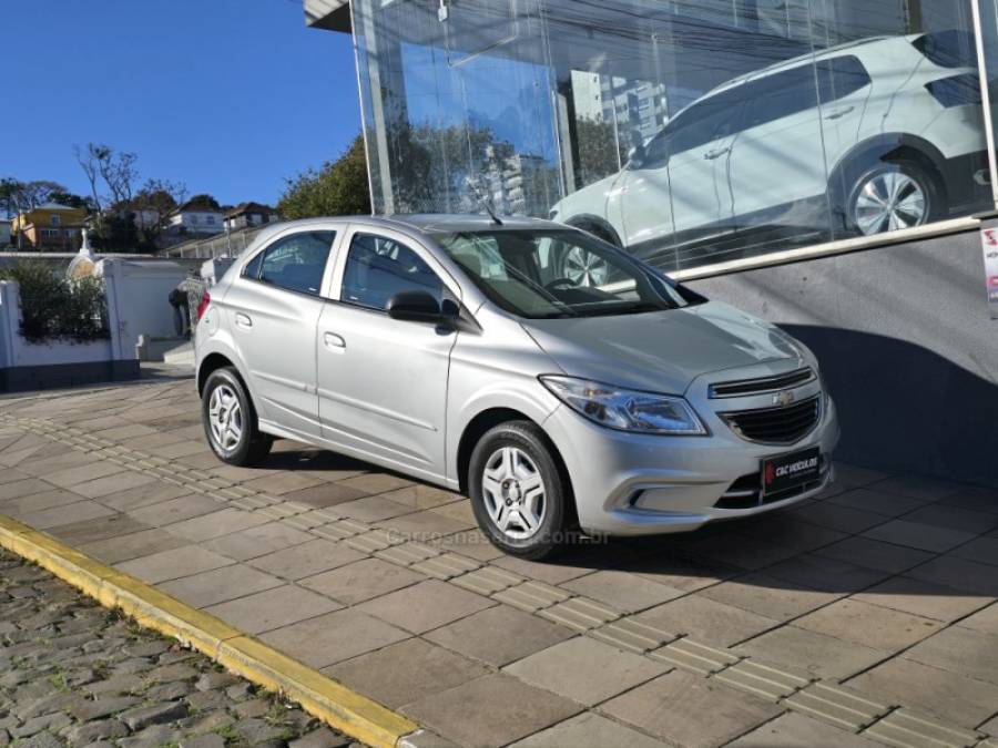 CHEVROLET - ONIX - 2015/2015 - Prata - R$ 47.000,00