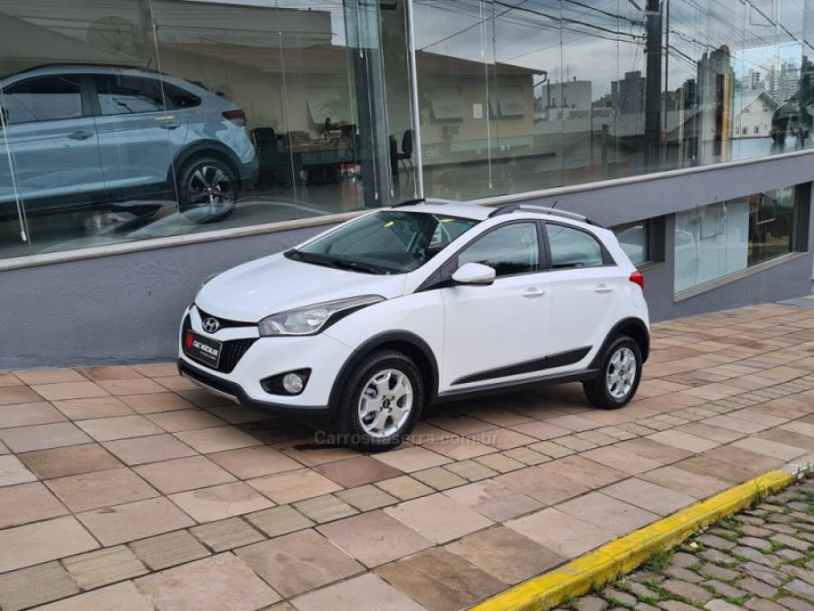 HYUNDAI - HB20X - 2013/2014 - Branca - R$ 59.000,00