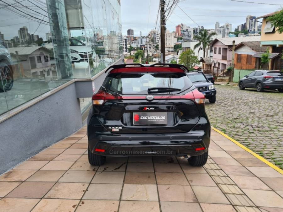 NISSAN - KICKS - 2023/2024 - Preta - R$ 125.000,00