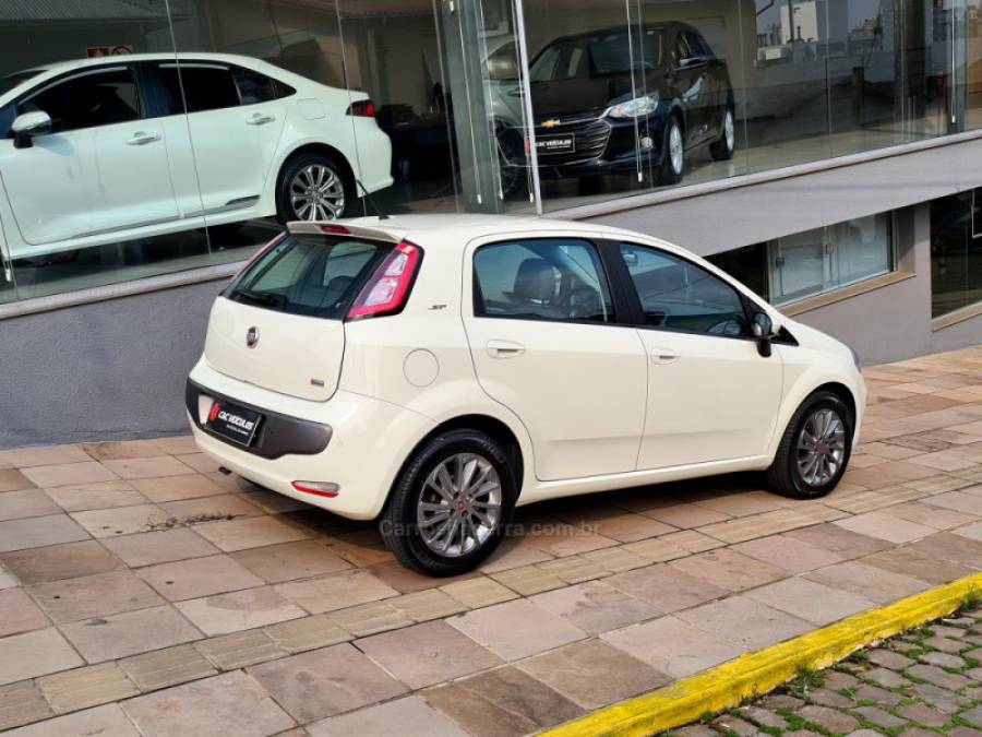 FIAT - PUNTO - 2015/2016 - Branca - R$ 49.500,00